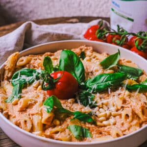 Eiwitrijke pastasaus gemaakt met smaakloze eiwitpoeder naturel van Live Puri