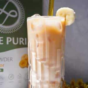 Proteinreicher Banana Bread Latte