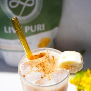 Proteinreicher Banana Bread Latte