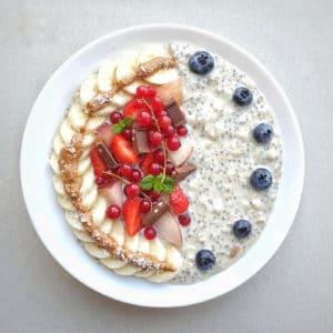 Live Puri Overnight oats met vanille eiwitpoeder en perzik