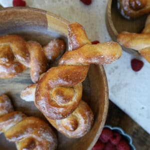Zoete paasbroodjes recept Live Puri