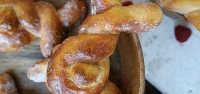 Zoete paasbroodjes recept Live Puri